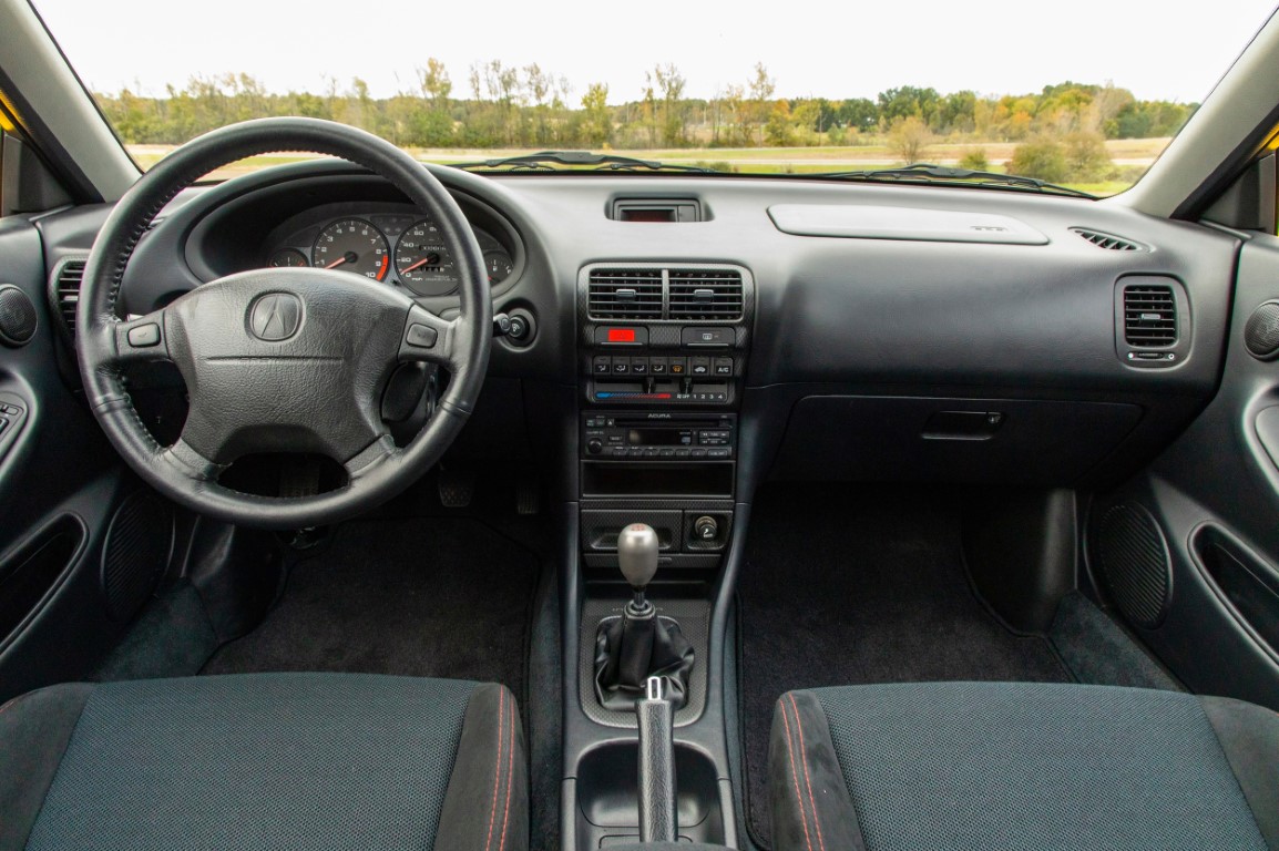 Acura Integra 3-door Type-R (Manual)